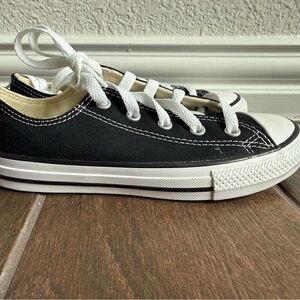Converse All Star Chuck Taylors unisex Size 1